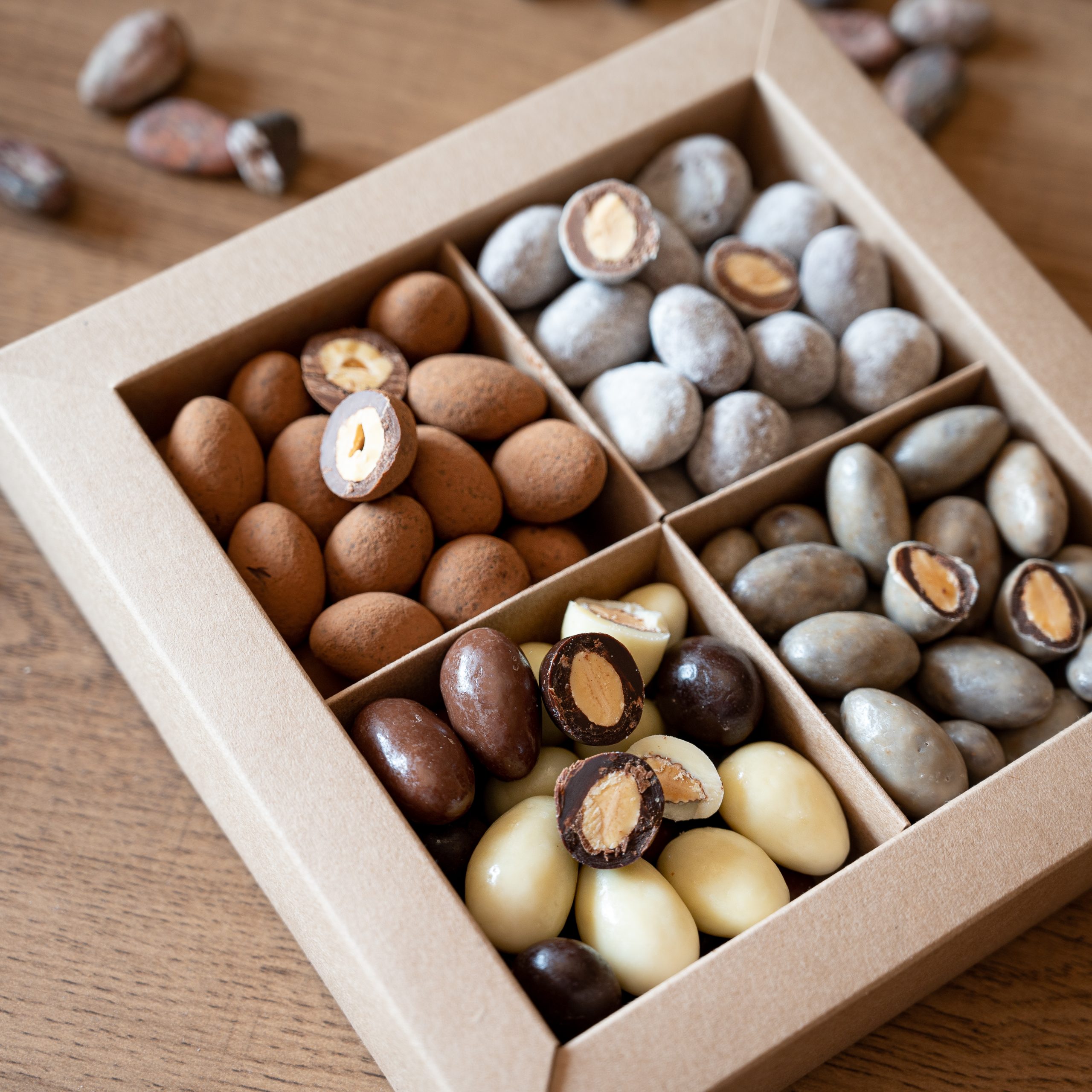 chocolaterie-castelain-picorer-amandes-chocolat-assortiment-280g image 4